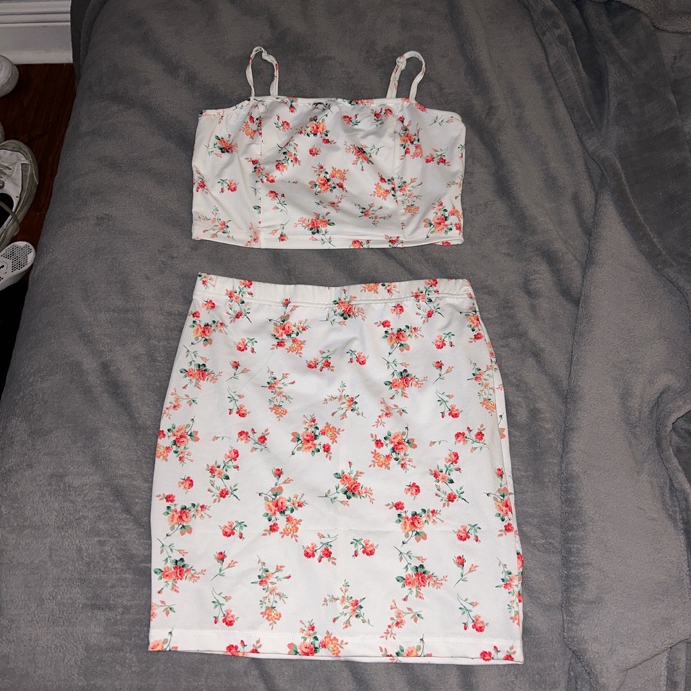 Matching set skirt and shirt both size small
